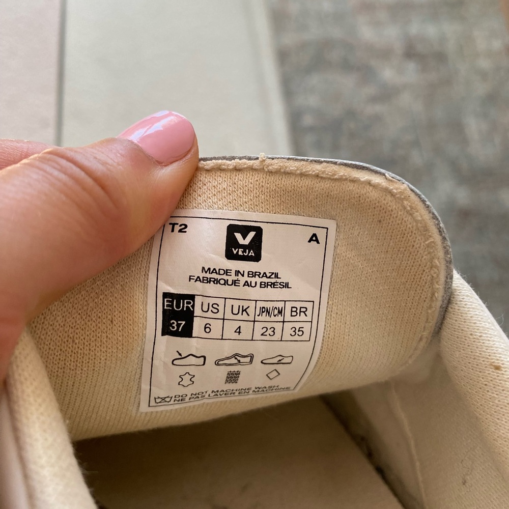 VEJA Camp Sneaker - Picture 4 of 4